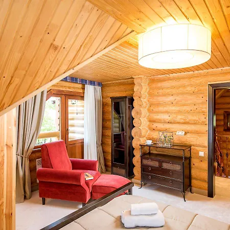 шалe у пилипці Pylypets Chalet