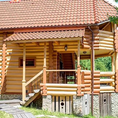 шалe у пилипці Pylypets Chalet *